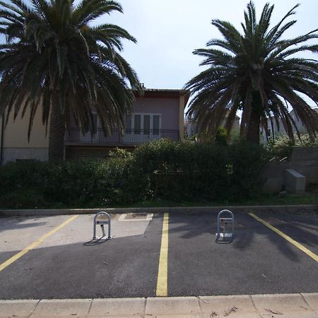 Apartments Vitoria Mali Lošinj Exterior foto