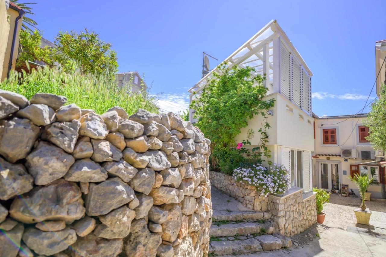 Apartments Vitoria Mali Lošinj Exterior foto