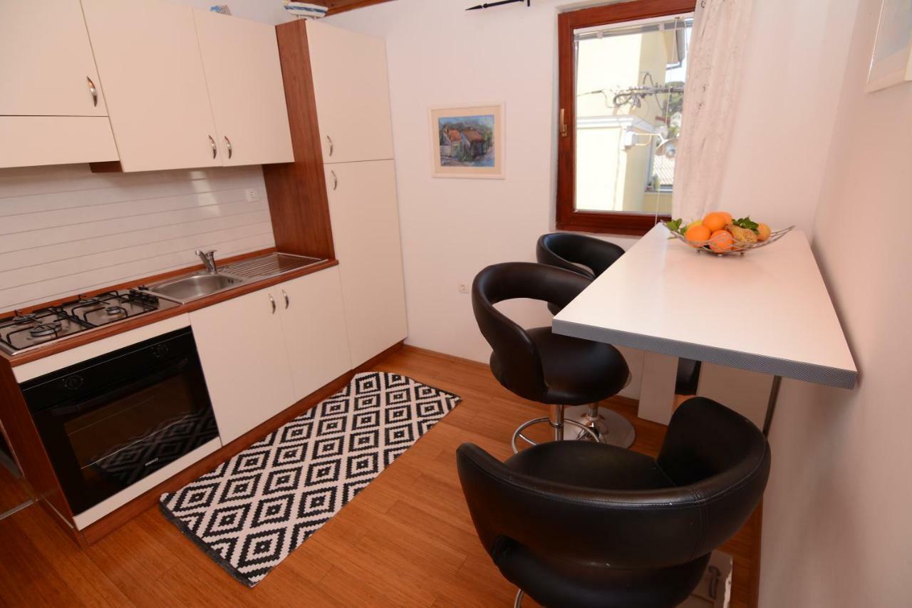 Apartments Vitoria Mali Lošinj Exterior foto